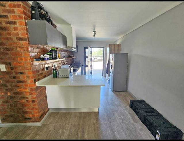 2 BEDROOM APARTMENT FOR SALE IN MENLO PARK